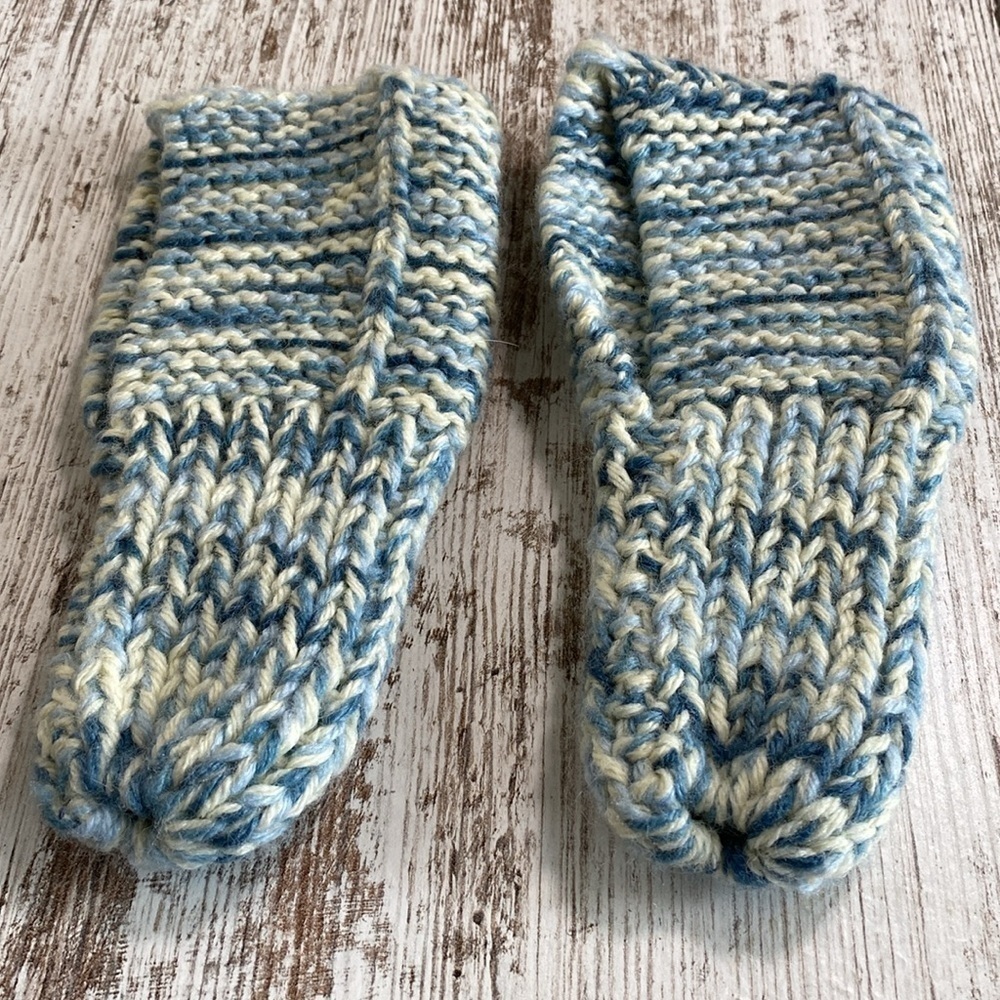 Vintage 80s Hand Knit Chunky Slouch Bootie Socks Blue Cream Marled Yarn